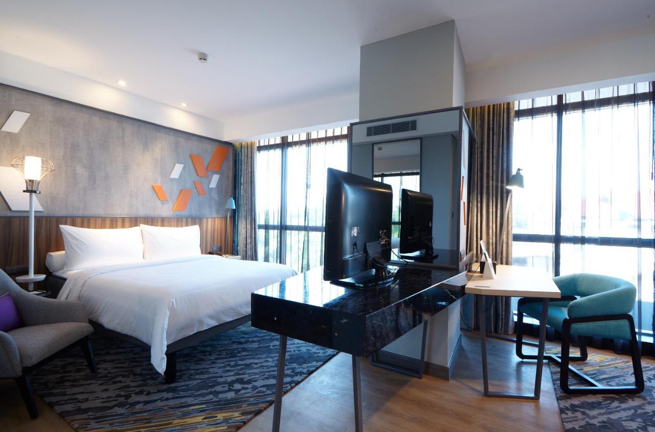 Ibis Styles Medan Pattimura Екстер'єр фото