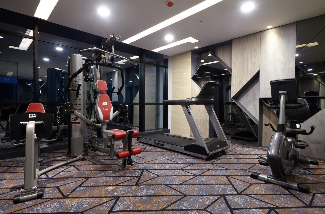 Ibis Styles Medan Pattimura Екстер'єр фото